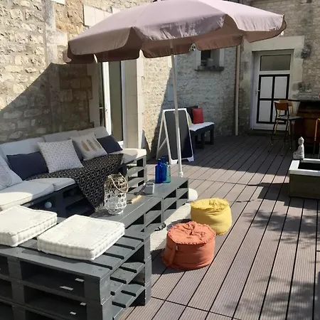 Le Nid De Bed & Breakfast 3*