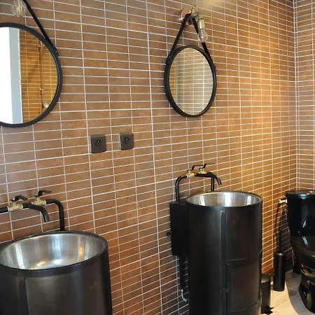 Le Nid De Bed & Breakfast 3*