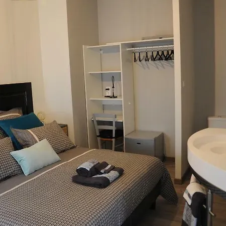 Le Nid De Bed & Breakfast