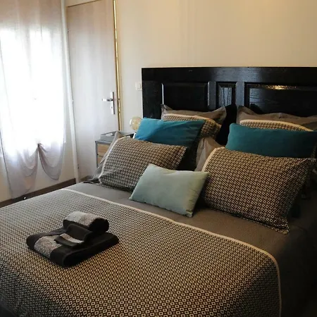 Le Nid De Bed & Breakfast 3*