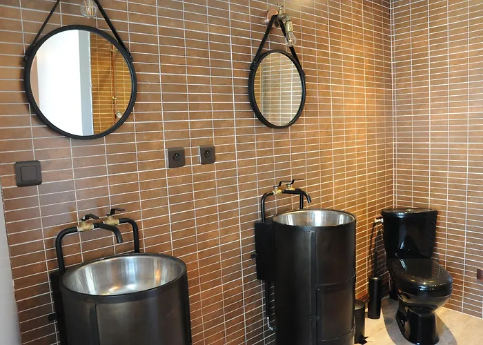 Le Nid De Bed & Breakfast 3*