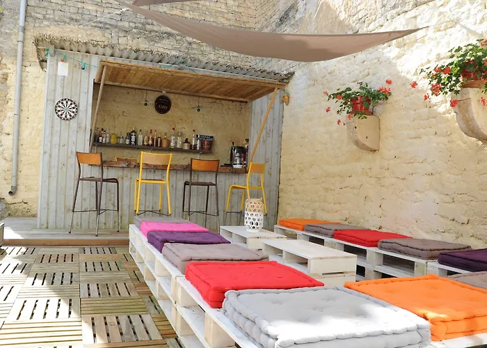 Le Nid De Bed & Breakfast