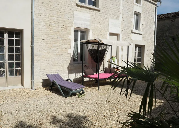 Le Nid De Bed & Breakfast Sigogne