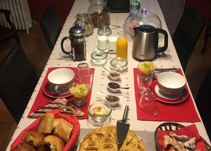 Le Nid De Bed & Breakfast