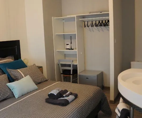 Le Nid De Bed & Breakfast