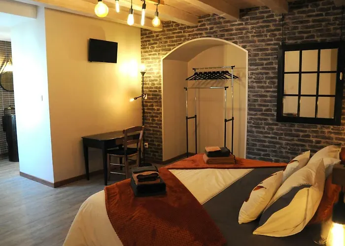 Le Nid De Bed & Breakfast