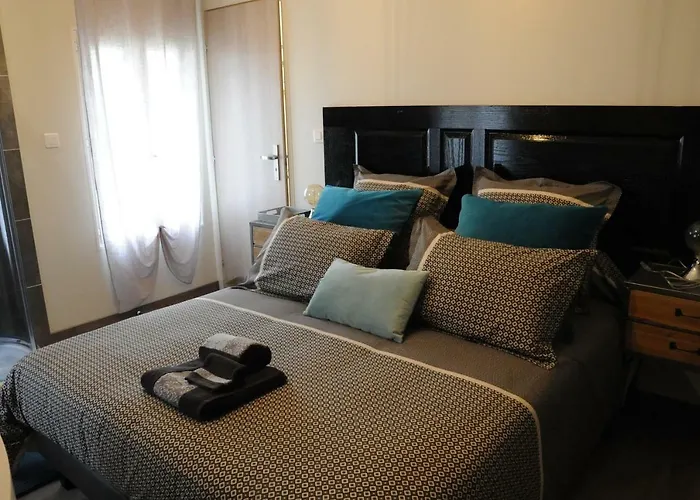 Le Nid De Bed & Breakfast 3*